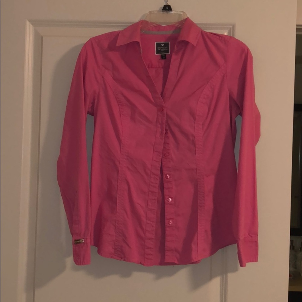 Express the essential original XS pink button up